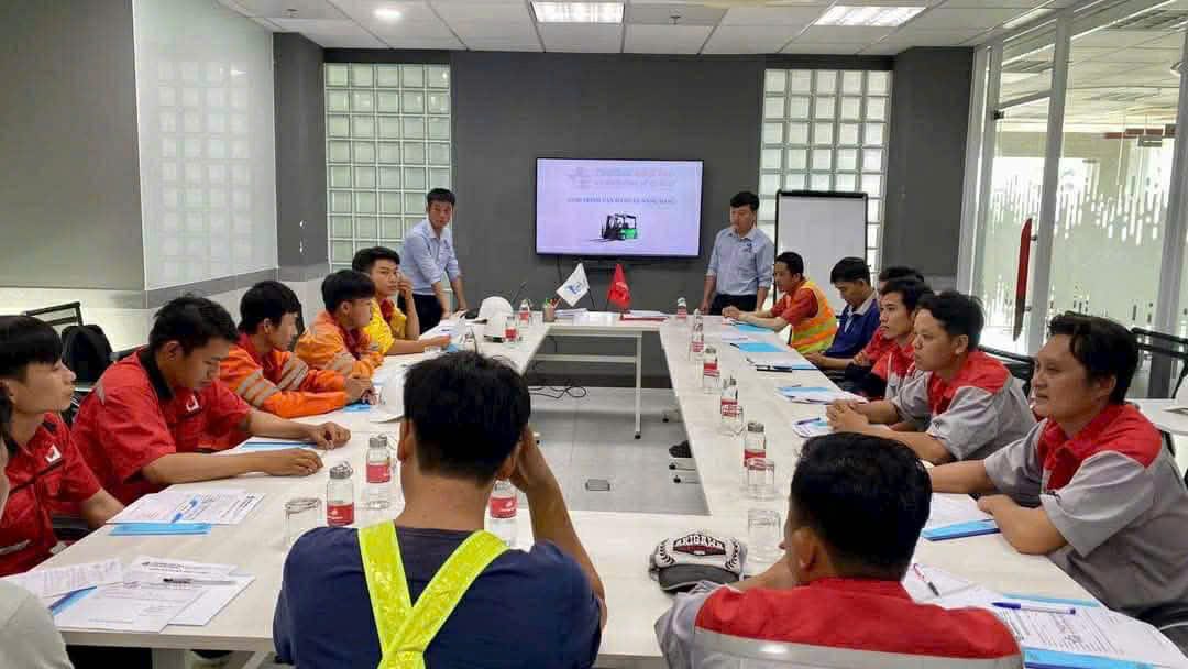 dao-tao-chung-chi-may-xuc-tai-hai-phong-uy-tin-gia-re-nhat