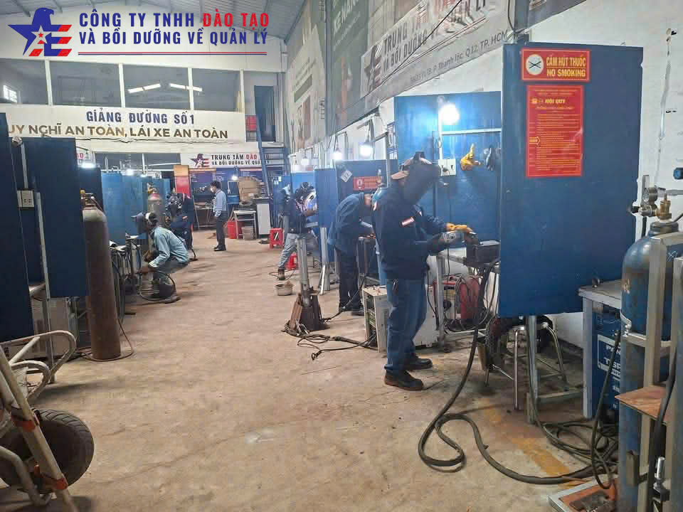tuyen-sinh-lop-hoc-nghe-han-co-khi-lay-bang-nhanh-tai-quang-ninh