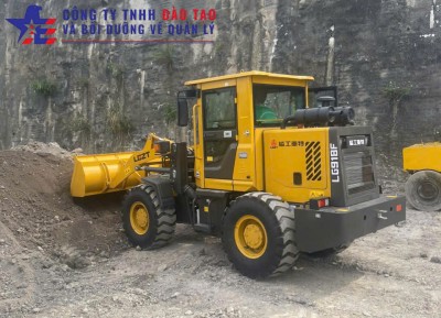 Tuyển Sinh Lớp Học Nghề Lái Xe Xúc Lật Lấy Bằng Nhanh Tại Quảng Ninh
